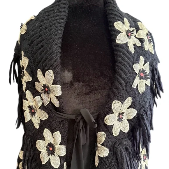 Vintage Y2K Fringe Floral Boho Pancho style Cardigan - Picture 4 of 7